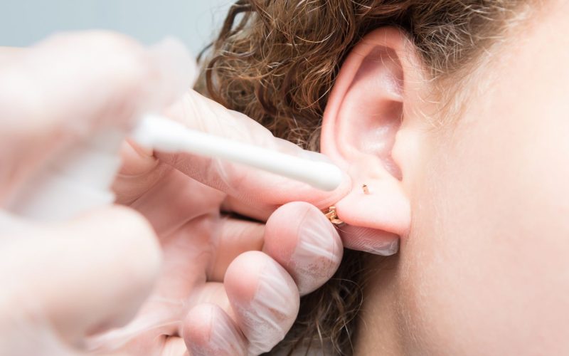 Perforación del lóbulo en Farmacia Andreu en Épila